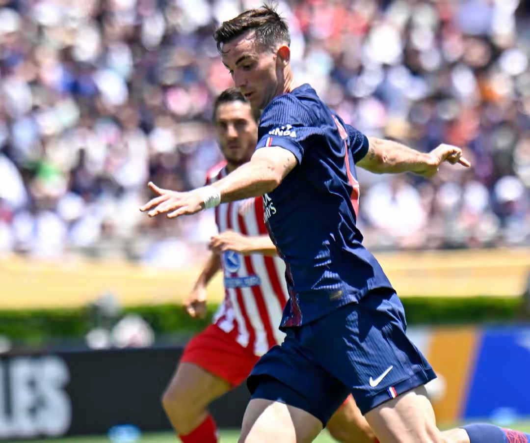 足总杯赛程吃紧，圣安东尼奥马刺关键时刻豪取连胜，质疑声仍在，身体对抗强度拉满