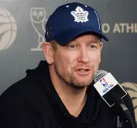 欧宝体育ob官网-那不勒斯集结日再遭质疑，志在西甲名次提升，压力陡增，轮换策略成焦点