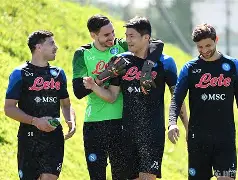 那不勒斯集结日再遭质疑，志在西甲名次提升，压力陡增，轮换策略成焦点