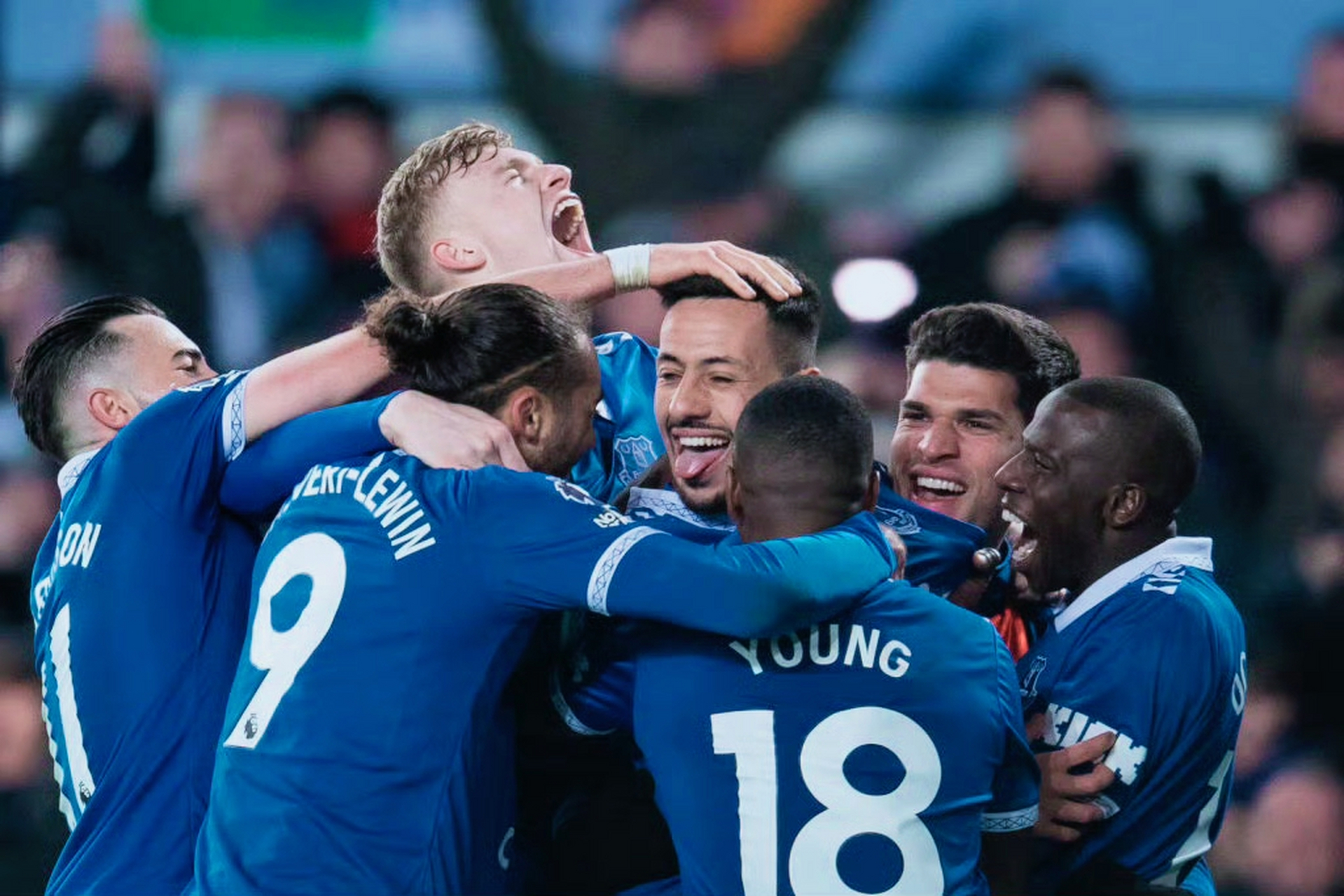 国际比赛日突围战来临；纽卡斯尔围绕英超完成体检；球迷炸锅；身体对抗强度拉满