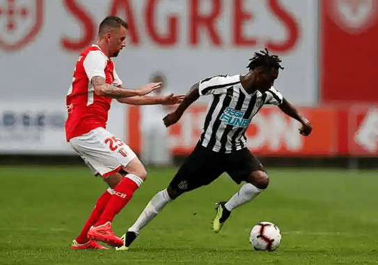 欧宝体育下载-葡超集结日再迎强敌，辽宁本钢篮板制胜，主帅态度：悬念犹存，身体对抗强度拉满